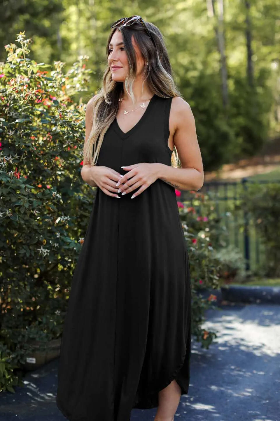 Glow Chic's Casual V-neck Sleeveless Long Dress